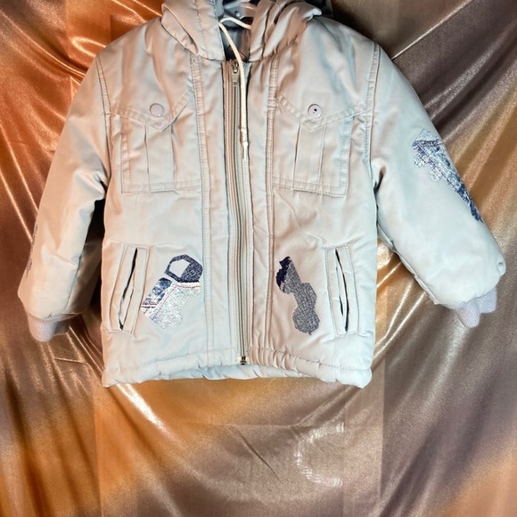VINTAGE 80’s Ski Slope gray jacket with truck patches 3T. With hood. 159